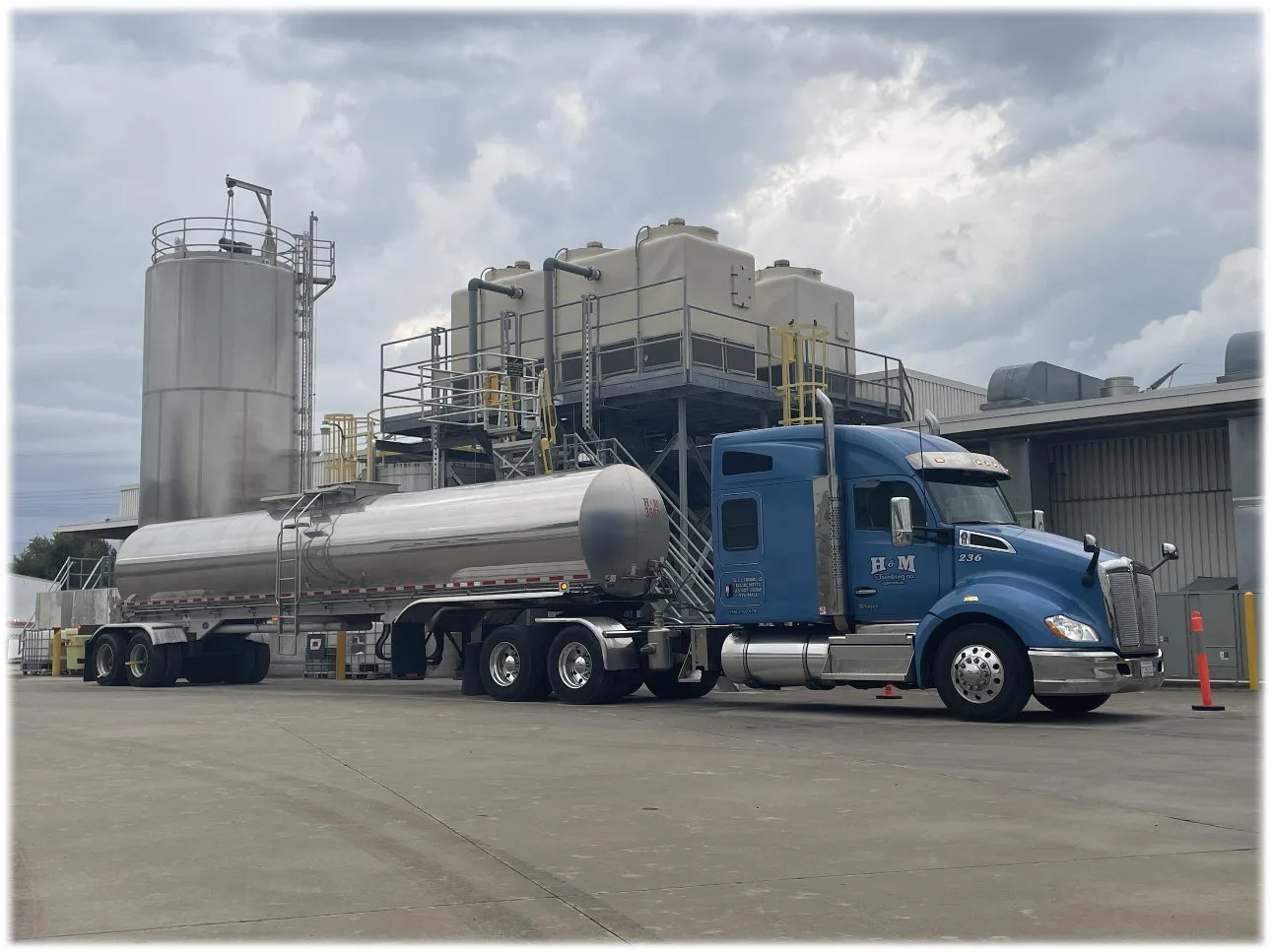 H&M liquid tanker at the Clinton terminal